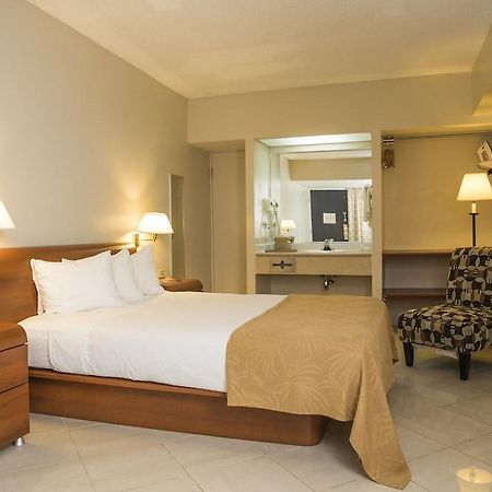 Quality Inn El Tuque Ponce Dış mekan fotoğraf