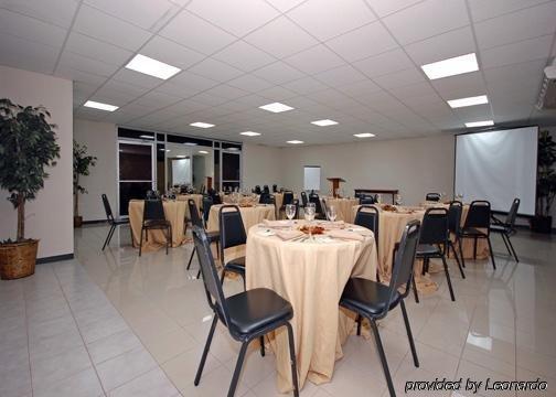 Quality Inn El Tuque Ponce Restoran fotoğraf
